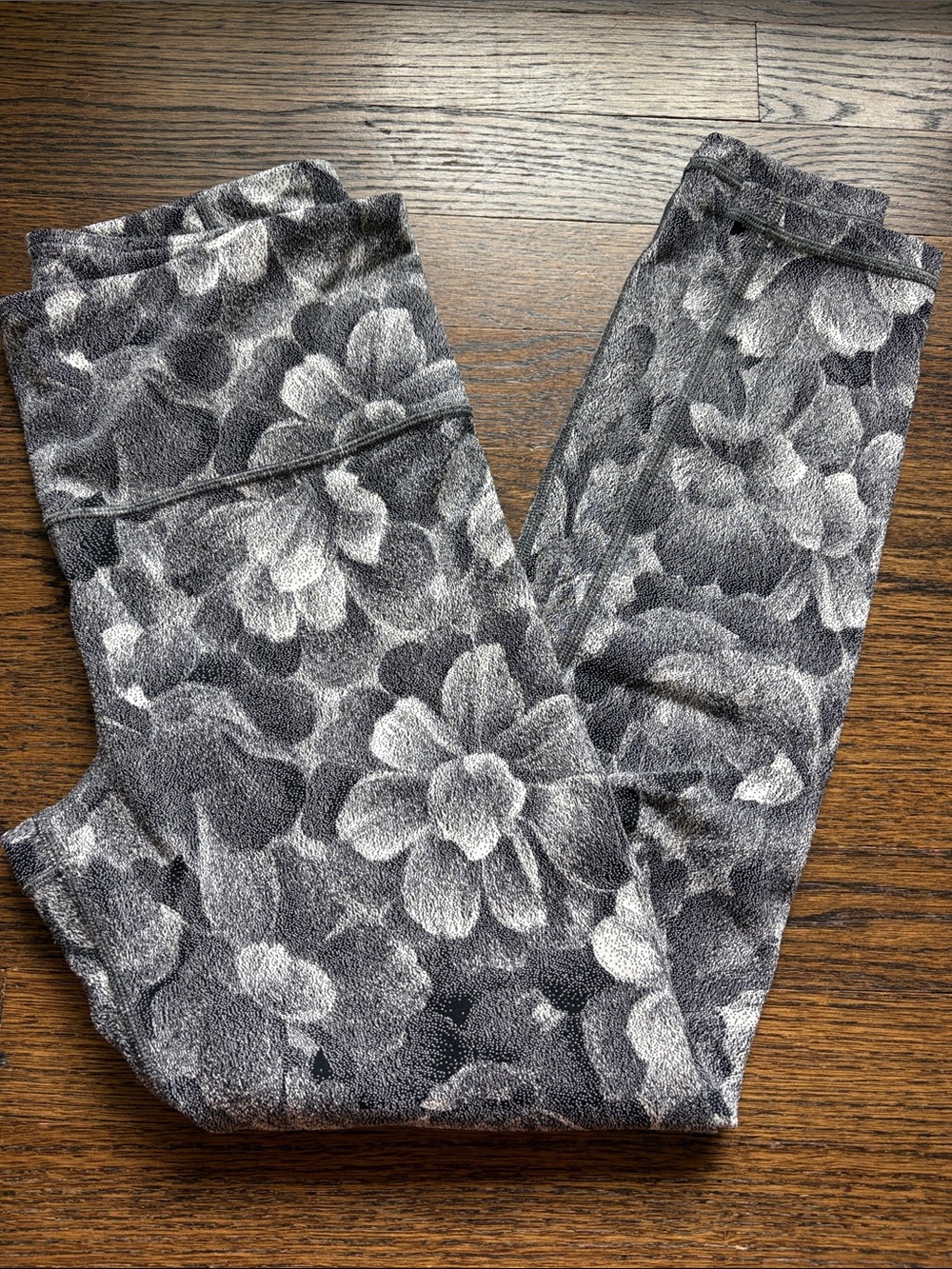 Athleta Elation Textured Gray Floral Leggings